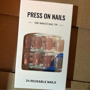 Press On Nails - Pink and Glitter Reusable Nail Set